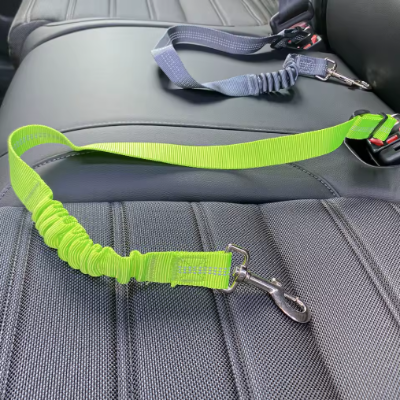 deux ceintures de securite  pour chien elastique en voiture
