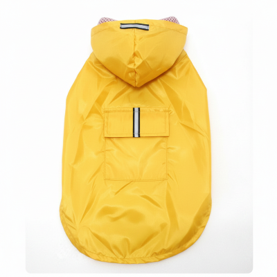 manteau chien jaune vif avec chapeau