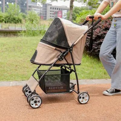 promenade urbaine avec poussette chien pliable
